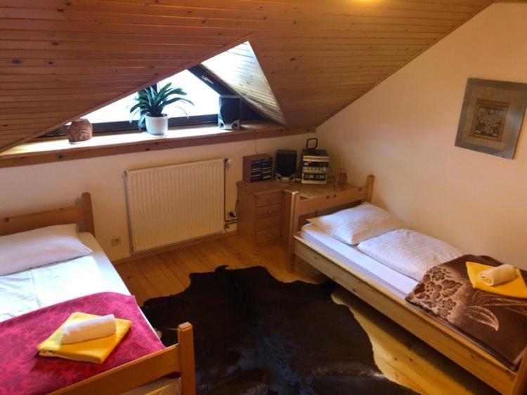 Apartma Cvrsta Trojka Jesenice Exteriér fotografie