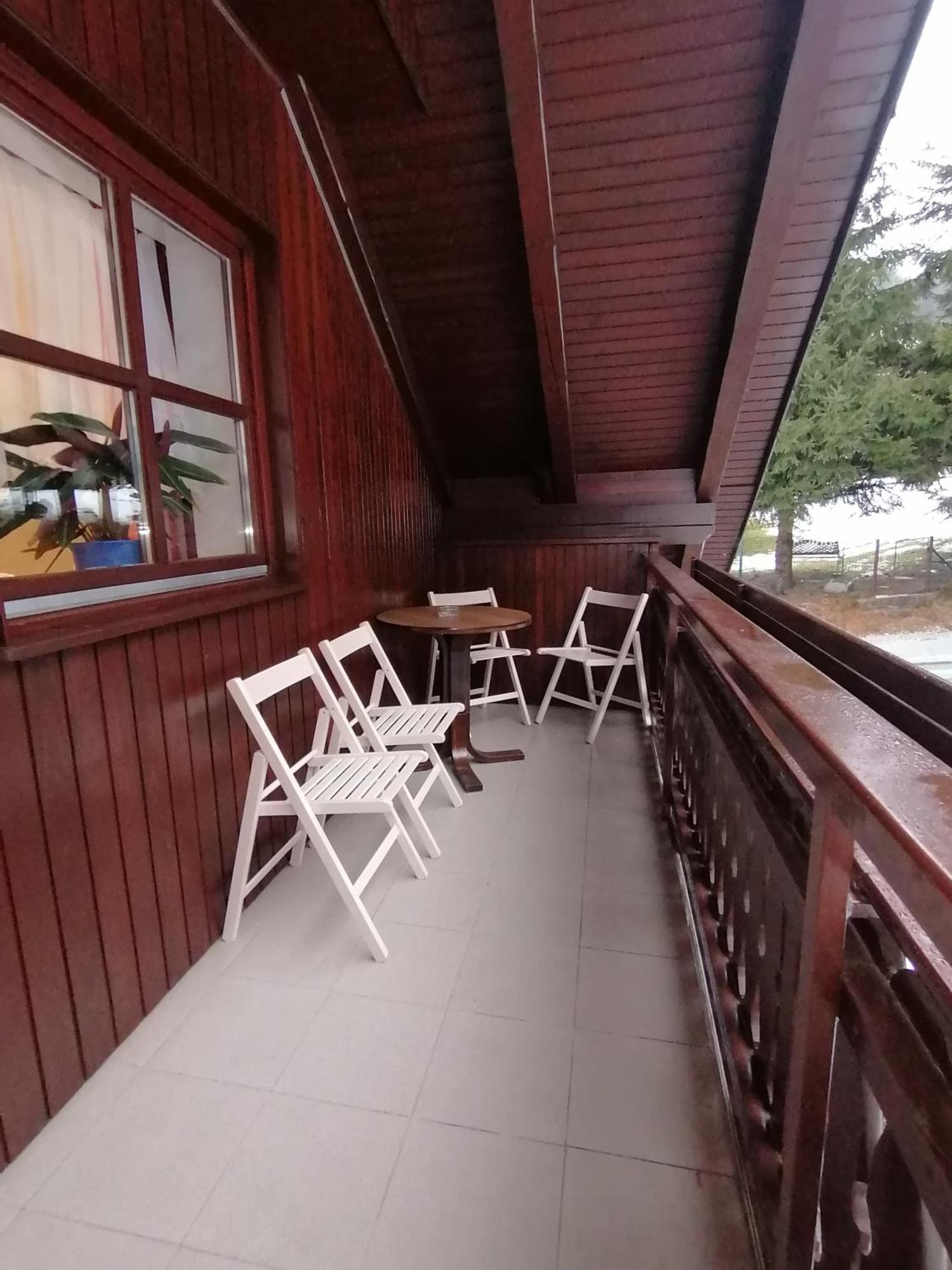 Apartma Cvrsta Trojka Jesenice Exteriér fotografie